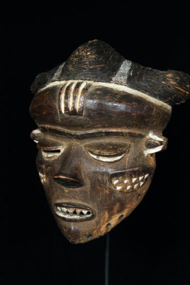 Pende Mbuye Mask