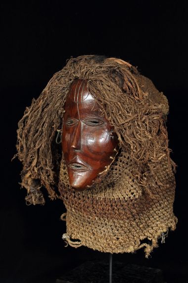 Luvale Mask Red
